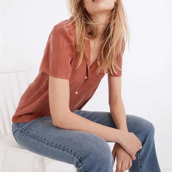 COPY - Madewell Silk Puff-Sleeve Camp Shirt - Picture 2 of 6